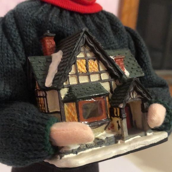 Byers Choice Caroler - Picture 9 of 14